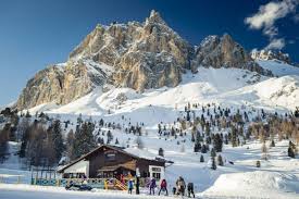 A location unrivalled by any other in the alps, it offers a wide variety of slopes of every level of difficulty, catering to all age groups with. Info Point Cortina D Ampezzo Cortina D Ampezzo Cortina And Surroundings