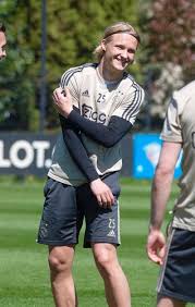 Kasper dolberg curls into the bottom corner to put denmark ahead against wales in the last 16 of the european championship in amsterdam. Breaking Dolberg Caught Smiling Ajaxamsterdam