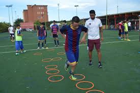 Juegos al aire libre juegos en equipo juegos recreativos para jovenes canciones de campamento cantos para niños dinamicas para niños educacion fisica juegos dinámicas grupales juegos cooperativos. Institucional Arranca La Sesion De Trabajo Y Juegos Recreativos Para Los Jovenes De 12 A 16 Anos De Edad En N Monagas Sport Club Scoopnest