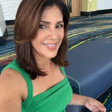 Mayra Acevedo (@mayra.acevedo.1048)