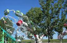 Enjoy endless fun at western canada's largest outdoor family amusement park! Rides Calaway Park