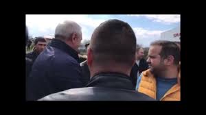 28 octombrie 1962, comuna gratia, teleorman) este un inginer și politician român, președinte al partidului social democrat. Un Tanar A Refuzat Sa Dea Mana Cu Liviu Dragnea La Dumbraveni Youtube