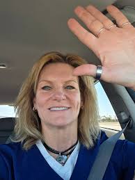 This could be a fun free Romp next Sunday night. You just know Helen loved  Yacht Rock 😉