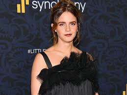 From hermione's curls to the pixie cut seen 'round the world, emma watson has had some truly inspiring red carpet hairstyles over the years. Emma Watson Wears All Black To Little Women Premiere Insider