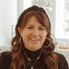 Kelly Daniel's Instagram, Twitter & Facebook