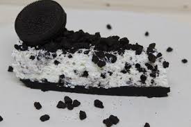 La final, decorăm cu glazură de ciocolată și biscuiți oreo. Cheesecake Cu Oreo La Rece Caietul Cristinei