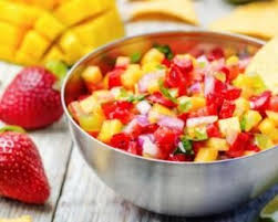 Recette De Salsa Minceur De Mangue A La Fraise Recette Recette Salsa Recettes De Cuisine Recette Salade De Fruits