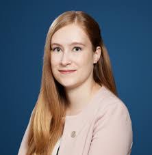 Robyn Dickey's Instagram, Twitter & Facebook