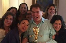 Você conhece todas as filhas do silvio santos? Silvio Santos Compra Casas Em Orlando Uma Para Cada Filha Entretenimento R7 Famosos E Tv