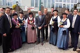 Oktober 1968 in villach, kärnten) ist ein österreichischer politiker (fpö). Herbert Kickl Bei Den Feierlichkeiten Anlasslich Des Facebook