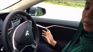 Just because it's electric doesn't mean compromising on performance or cool innovative tech. Carsifu Drives Tesla Model S 85 In Malaysia 2016 Youtube
