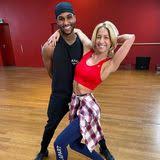 Die weltmeisterin der wdsf professional division in den kategorien showdance latein und showdance standard wurde durch die fernsehshows dancing stars und let's dance bekannt. Let S Dance 2020 Hinter Den Kulissen Gala De