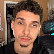 DiVina Lola (@divina.wright)