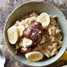 Bring water or milk to a boil in a medium saucepan. How To Make Oatmeal Using Quick Oats Old Fashioned Oats And Steel Cut Oats Eatingwell