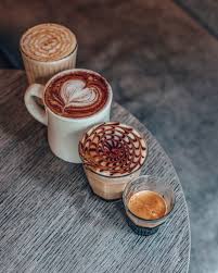 A Chacun Son Cafe Picolo Latte Chocolat Chaud Caramel Cortado Et Plus Si Affinites Coffee Latte Art French Roast Coffee Coffee Roasting