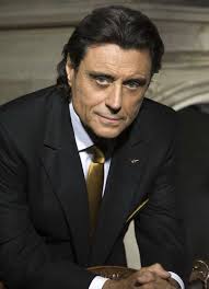Ian McShane (Tai Lung från Kung Fu Panda, Winston från John Wick och  Blackbeard från Pirates of the Caribbean) är castad som berättare för  live-actionfilmen! : r/OnePiece