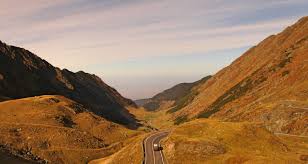 Traficul se desfășoară în condiții de iarnă pe dn7a, în. Seven Days Self Drive Trip To Transfagarasan And Transalpina Highways By Rolandia Code Sd02 Tourradar