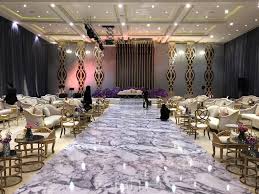 فندق هوليدي ان ازدهار الفنادق الرياض Decor Home Decor Hotel