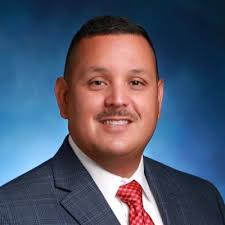 Frank Espinosa (@FRHSPrincipal23)