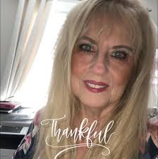 What kind of sweetener (sugar replacement) does everyone use. Everyone I  try has a fake taste and I hate it😩