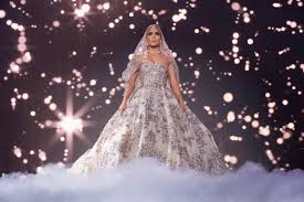 Jennifer Lopez's 'Marry Me' Wedding Dress Weighed 95 Pounds - Variety