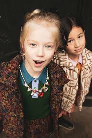 Diana Collette's Instagram, Twitter & Facebook