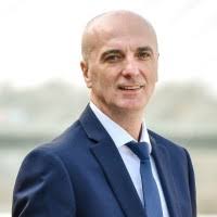 1100+ profilů „Bosnić“