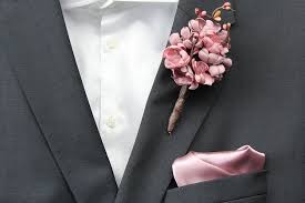 Anzug Anstecker Aus Blume Fur Den Brautigam Boutonniere Fur Den Mann Blume Im Knopfloch Zur Hochzeit Button For Suit Mad Mit Bildern Ansteckblume Boutonniere Anstecker