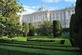 15 1 Lugares De Ensueno Donde Leer Sera Pura Fantasia Viaje A Madrid Jardines Casas De Campo