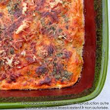 1 oignon 2 courgettes 2 gousses d'ail 1 oeuf 20cl de crème liquide 5% 1 cuillère à soupe de maizena 1/2 fromage de chèvre sec sel. Gratin De Courgettes Et Tomates A L Italienne Les Epices Rient