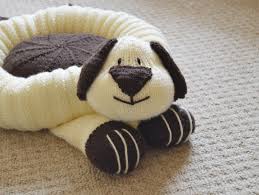 The best waterproof dog beds for incontinent dogs and puppies will protect the inside of the bed from mess and accidents. Doggy Snuggler Pet Bed Knitting Pattern Knitting By Post