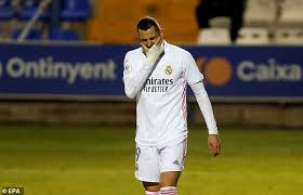 La eliminación copera del madrid pilló desprevenido a roncero que nunca se llegó a imaginar que el alcoyano se pusiese por delante en el marcador.no olvides. Spanish Papers Pile Into Real Madrid After Worst Defeat Of The Zidane Era Aktuelle Boulevard Nachrichten Und Fotogalerien Zu Stars Sternchen