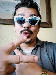 When a table leaves no tip but the kid leaves you a new accessory 😎