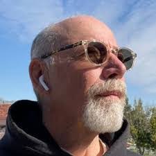 Tom Beaulieu's Instagram, Twitter & Facebook