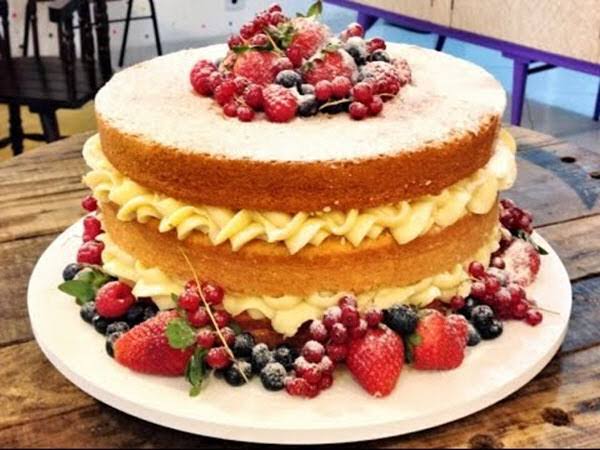 Resultado de imagem para naked cake"