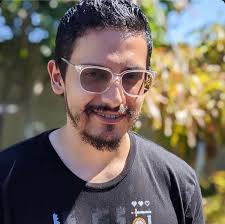 Update: There is a heavy law enforcement presence in the vicinity of Rt. 50  and Loudoun County Pkwy (South Riding area) as well as the 42700 block of  Pilgrim Square in Chantilly.