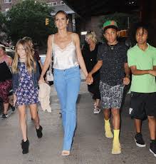 Heidi klum told us weekly how her four children feel about her husband, tom kaulitz, following their second wedding — read for more details. Heidi Klum Doesn T Want Her Children To Become Models Despite Trend Of Supermodel Kids
