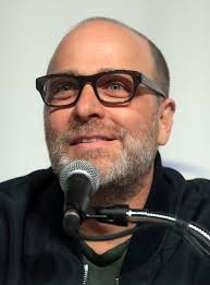 Samuel lincoln seder (28 kasım 1966 doğumlu) amerikalı bir komedyen, yazar, oyuncu, film yönetmeni, televizyon yapımcısı , hayırsever ve politik olarak ilericikonuşma radyosu sunucusu. H Jon Benjamin Wikipedia