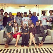 Watch premium and official videos free online. Tony Eusoff Kelip Kelip Di Kota London Walaupun Kita Facebook