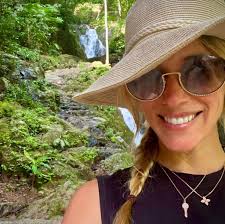 Meet Russell Crowe's much younger American fiancée, Britney Theriot, whom  he met