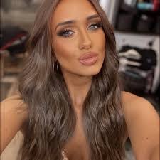 Megan Parsons's Instagram, Twitter & Facebook