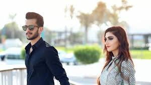 Hasan ali ilk sezonunda sadece 6 maça çıkmış, ikinci sezonunda ise 15 lig maçına çıkmıştır. Pics Pakistan Fast Bowler Hassan Ali And His Indian Fiancee Do A Pre Wedding Photoshoot In Dubai