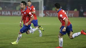 Gonzalo higuain and ever banega both miss their kicks in the shootout as chile win copa america 2015 on home soil. Chile See Off Nine Man Uruguay To Make Copa Semi Finals Eurosport