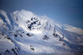 Tallest Mountain Peaks On Earth Mount Logan Located In Canada S Yukon Territory Mount Logan Is Th Kluane National Park Trip Kluane National Park And Reserve