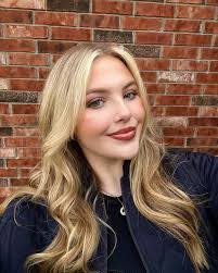 Eileen Maurer's Instagram, Twitter & Facebook