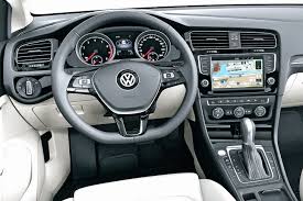 Finde 238 angebote für vw golf 7 eu fahrzeug zu bestpreisen, die günstigsten fahrzeuge ab € 7.990. Erste Sitzprobe Vw Golf Vii Bilder Autobild De