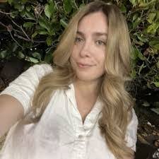 Amanda Santi's Instagram, Twitter & Facebook