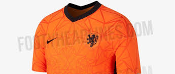 Después de varias semanas de negociaciones, el club azulgrana ha hecho oficial este sábado el fichaje del delantero neerlandés, de 27 años, que las últimas cuatro temporadas y media militó en el olympique de lyon. Leak Em Trikot Der Niederlande Im Lowen Design Sky Sport Austria
