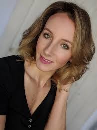 Laura Basile's Instagram, Twitter & Facebook