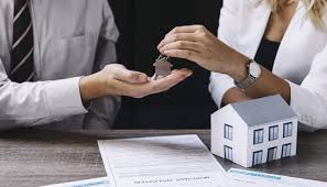 Konut kredisi şartları, bankadan bankaya değişmek ile birlikte, kredi başvurusu yapan kimsede ve kredi kullanılacak evde aranan bazı ortak koşullar da mortgage almak isteyen kişinin kredi özgeçmişi kredi notuyla ölçülür. Krediyle Ev Nasil Alinir Konut Kredisi Nasil Alinir Aegon